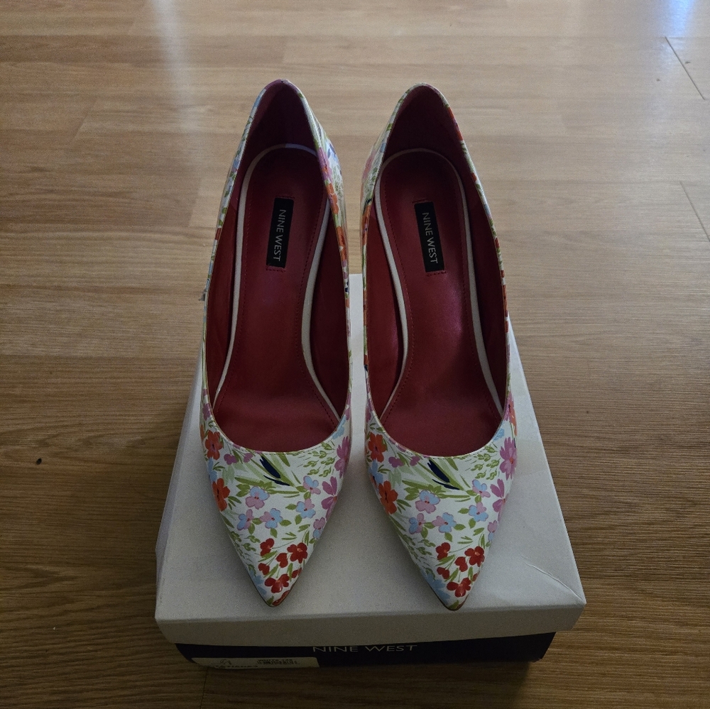 Nine West Pink and White Heels Classic Floral Design
